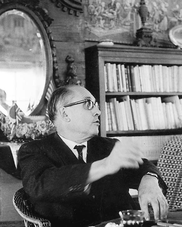 Alexandre Deulofeu, in the cabin he himself built at Mas d'Ordís./Family archives.